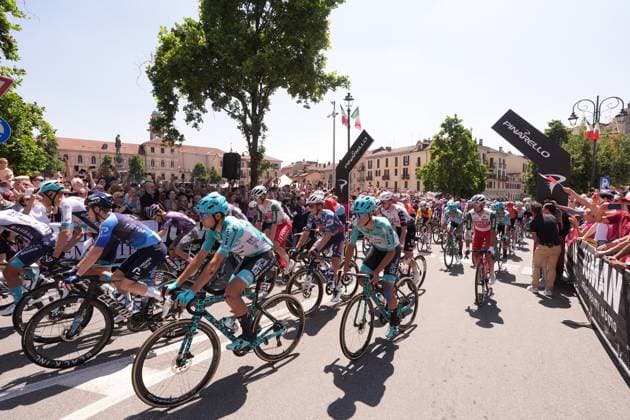 The start during the stage 19 of the Giro d™Italia from Biella to Champoluc, Italy - Friday, May 30, 2025. - cycling.  Copyright: xMassimoxPaolone LaPressex