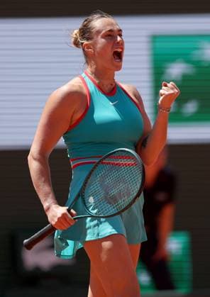 Aryna Sabalenka of Belarus celebrates French Open Tennis, Day Six, Tennis, Roland Garros, Paris, France - 30 May 2025 EDITORIAL USE ONLY No use with unauthorised audio, video, data, fixture lists, club league logos or live services. Online in-match use limited to 120 images, no video emulation. No use in betting, games or single club league player publications. Copyright: xEllaxLing Shutterstockx 15330909n