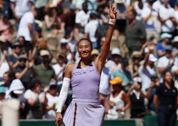 (250530) -- PARIS, May 30, 2025 -- Zheng Qinwen celebrates after the women s singles 3rd round match between Zheng Qinwen of China and Victoria Mboko of Canada at the French Open tennis tournament at Roland Garros, Paris, France, May 30, 2025. ) (SP)FRANCE-PARIS-TENNIS-FRENCH OPEN-WOMEN S SINGLES GaoxJing 