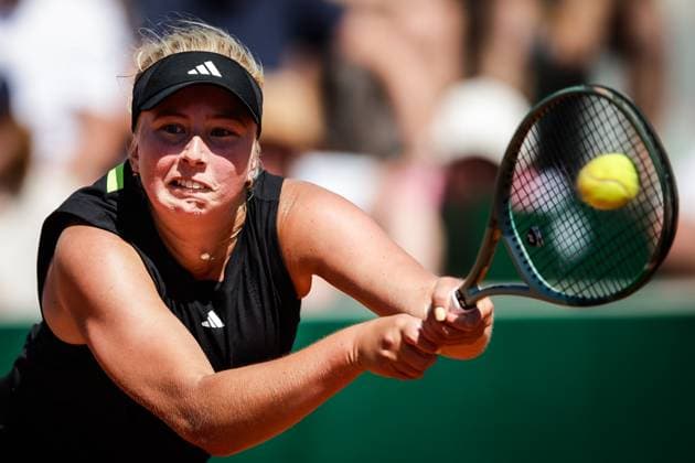 May 30, 2025, Paris, France, France: Clara TAUSON of Denmark during the sixth day of Roland-Garros 2025, French Open 2025, Grand Slam tennis tournament at Roland-Garros Stadium on May 30, 2025 in Paris, France. Paris France - ZUMAm308 20250530_zsp_m308_007 Copyright: xMatthieuxMirvillex