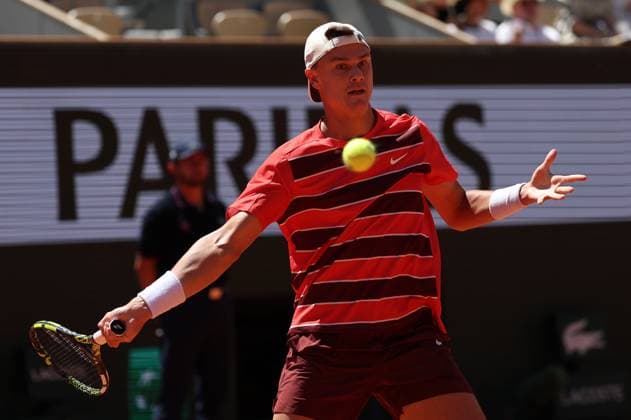 ROLAND GARROS 2025 Thierry Larret MAXPPP - PARIS (75) 30 05 2025 Thierry Larret Maxppp. Tennis. Roland Garros 2025. Internationaux de France de tennis. Stade Roland Garros, Paris (75). Le 30 mai 2025. Court Philippe Chatrier : Quentin HALYS (FRA) vs Holger RUNE (DEN) - Tennis. Roland Garros 2025. French Open tennis tournament. Roland Garros Stadium, Paris (75) PARIS (75) STADE ROLAND GARROS PARIS ILE DE FRANCE FRANCE  Copyright: xMAXPPPxThierryxLarretx TLR202505305428 TLR202505305428
