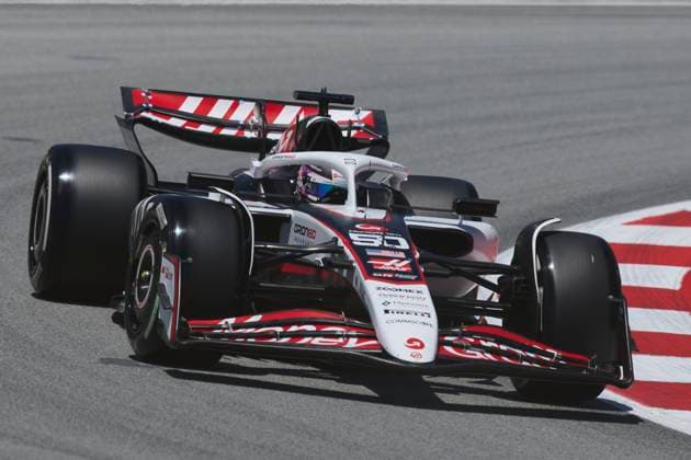 F1 Grand Prix of Spain - Practice Ryo Hirakawa of Japan driving the (50) MoneyGram Haas F1 Team VF-25 Ferrari on track arrives in the Paddock during practice ahead of the F1 Grand Prix of Spain at Circuit de Barcelona-Catalunya on May 30, 2025, in Barcelona, Spain. Barcelona Circuit de Barcelona-Catalunya Catalunya Spain RL_F1GPESP2025_000158 Copyright: xRicardoxLarreinax