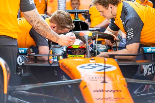 F1 - SPANISH GRAND PRIX 2025 PIASTRI Oscar (aus), McLaren F1 Team MCL39, portrait during the Formula 1 Aramco Gran Premio de Espana 2025, Spanish Grand Prix 2025, 9th round of the 2025 FIA Formula One World Championship, WM, Weltmeisterschaft from May 30 to June 1, 2025 on the Circuit de Barcelona-Catalunya, in Montmelo, Spain - MontmeloSpain  Copyright: xCharlyxLopezx