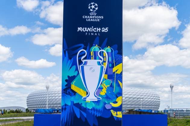 Banner vom UEFA Munich 25 zum Fußballspiel vor dem Austragungsort München. Eindrücke der Munich Football Arena einen Tag vor dem Finale der UEFA Champions League Inter Mailand gegen Paris Saint-Germain PSG