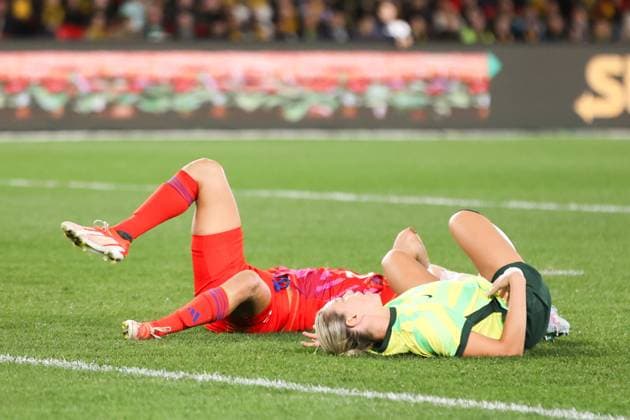 May 30, 2025, Melbourne, Victoria, Australia: MELBOURNE, AUSTRALIA - MAY 30: Abigail Chaves of Argentina bangs her head with Alanna Kennedy of Australia and injures herself during an International Friendly, Länderspiel, Nationalmannschaft match between Australia s Matildas and Argentina at Marvel Stadium on May 30, 2025 in Melbourne, Australia. Melbourne Australia - ZUMAp121 20250530_zsp_p121_014 Copyright: xChrisxPutnamx