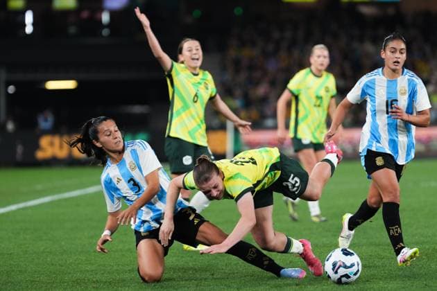 May 30, 2025, Melbourne, Vic, Australia: Kahli Johnson of Australia and Eliana Stabile of Argentina compete for the ball in a womenÃ¢â‚¬â ¢s International Friendly, Länderspiel, Nationalmannschaft football match between the Australia and Argentina at Marvel Stadium in Melbourne Australia. Australia 2:0 Argentina. Melbourne Australia - ZUMAl303 20250530_aaf_l303_007 Copyright: xSydneyxLowx