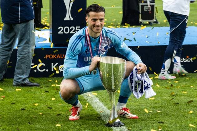 Goalkeeper Diant Ramaj (41) of F.C. Copenhagen seen with the trophy after the DBU Oddset Cup Final match between F.C. Copenhagen and Silkeborg IF at MCH Arena. Herning MCH Arena Denmark Copyright: xKristianxTuxenxLadegaardxBergx KTLB_Oddset_Cup_Final_2025_22