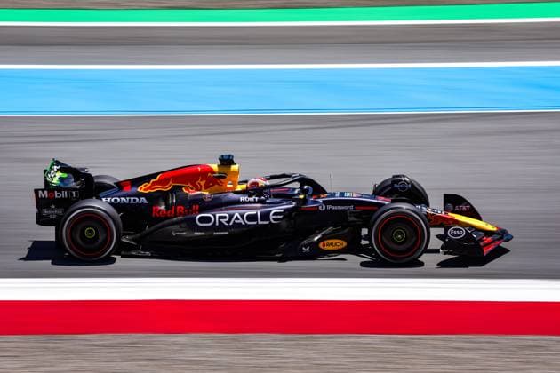 F1 - SPANISH GRAND PRIX 2025 01 VERSTAPPEN Max (nld), Red Bull Racing RB21, action during the Formula 1 Aramco Gran Premio de Espana 2025, Spanish Grand Prix 2025, 9th round of the 2025 FIA Formula One World Championship, WM, Weltmeisterschaft from May 30 to June 1, 2025 on the Circuit de Barcelona-Catalunya, in Montmelo, Spain - MontmeloSpain  Copyright: xFLORENTxGOODENx
