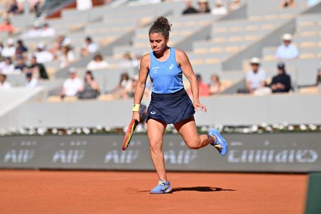 2025 Roland-Garros - Day 6 PARIS, FRANCE - MAY 30: Jasmine Paolini of Italy in action against Yulia Starodubtseva (not seen) of Ukraine during the Women s Singles Third Round match on day 6 of the French Open tennis tournament on Court Suzanne-Lenglen at the Roland-Garros Complex in Paris, France on May 30, 2025. Mustafa Yalcin Anadolu Paris France. Editorial use only. Please get in touch for any other usage.  Copyright: x2025xAnadoluxMustafaxYalcinx