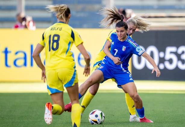 250530 Sofia Cantore of Italy and Amanda NildÃ n of Sweden during the Women s Nations League football match between Italy and Sweden on May 30, 2025 in Parma Photo Ludvig Thunman BILDBYRAN code LT LT0706 fotboll football soccer fotball nations league uefa womens nations league italien italy sverige sweden dam bbeng  Copyright: LUDVIGxTHUNMAN BB250530LT026