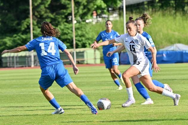 Ljubljana, Slovenia, May 30th 2025: Sara Makovec of Slovenia (2R) in action against Eleni Saich of Greece (L) during the UEFA Women?s Nations League, League B Group B2, match between Slovenia and Greece at Sports Park Siska, Ljubljana, Slovenia. (Igor Kupljenik SPP) Copyright: xIgorxKupljenikx xSPPx spp-en-IgKuSp-IK5_1738