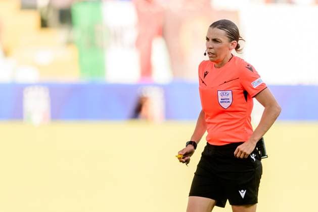 250530 Referee Stephanie Frappart during the Women s Nations League football match between Italy and Sweden on May 30, 2025 in Parma Photo Ludvig Thunman BILDBYRAN code LT LT0706 fotboll football soccer fotball nations league uefa womens nations league italien italy sverige sweden dam bbeng  Copyright: LUDVIGxTHUNMAN BB250530LT054
