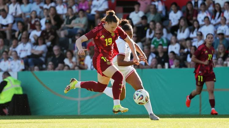 Aspach , Soccer U23 female international match Germany vs USA , from front Sophie Weidauer D Jaedyn Shaw USA