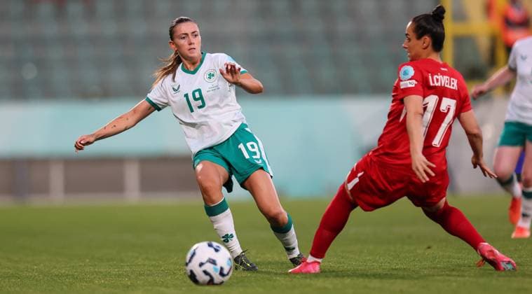 UEFA Women s Nations League 2025, Esenler Stadium, Istanbul, Turkey 30 5 2025 Ireland vs Turkey Ireland™s Abbie Larkin with Ä°layda Civelek of Turkey Abbie Larkin with Ä°layda Civelek 30 5 2025  Copyright: x INPHO RyanxByrnex RB1_3284