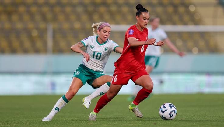 UEFA Women s Nations League 2025, Esenler Stadium, Istanbul, Turkey 30 5 2025 Ireland vs Turkey Ireland™s Denise O™Sullivan with Meryem Cennet Ã‡al of Turkey Denise O™Sullivan with Meryem Cennet Ã‡al 30 5 2025  Copyright: x INPHO RyanxByrnex RB1_3870