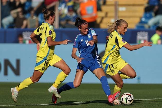 Mf Parma 30 05 2025 - Nations League femminile Italia-Svezia foto Michele Finessi Image nella foto: Barbara Bonansea-Smilla Holmberg 