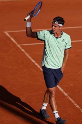 Daniel Altmaier of Germany celebrates French Open Tennis, Day Six, Tennis, Roland Garros, Paris, France - 30 May 2025 EDITORIAL USE ONLY No use with unauthorised audio, video, data, fixture lists, club league logos or live services. Online in-match use limited to 120 images, no video emulation. No use in betting, games or single club league player publications.  Copyright: xEllaxLing Shutterstockx 15330909bm