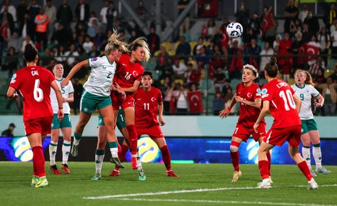 UEFA Women s Nations League 2025, Esenler Stadium, Istanbul, Turkey 30 5 2025 Turkey vs Republic of Ireland WNT Ireland™s Jessie Stapleton heads at goal Jessie Stapleton heads at goal 30 5 2025  Copyright: x INPHO RyanxByrnex RB2_2662