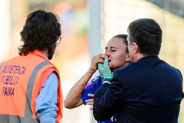 250530 Annamaria Serturini of Italy in pain during the Women s Nations League football match between Italy and Sweden on May 30, 2025 in Parma Photo Ludvig Thunman BILDBYRAN code LT LT0706 fotboll football soccer fotball nations league uefa womens nations league italien italy sverige sweden dam bbeng depp injury  Copyright: LUDVIGxTHUNMAN BB250530LT099