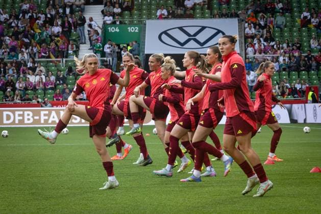 UWNL Germany vs Netherlands 30 05 25 Team Germany at the Warm Up UWNL Germany vs Netherlands, Weserstadion on 30 05 25 Copyright: xBEAUTIFULxSPORTS MarioxM.xKobergx
