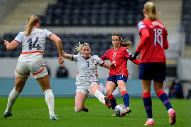 250530 Sandra Jessen of Iceland and Tuva Hansen of Norway during the UEFA Women™s Nations League football match between Norway and Iceland on May 30, 2025 in Trondheim Photo Vegard Grott BILDBYRAN kod VG VG0755 bbeng fotboll football soccer fotball nations league landskamp norge norway dam iceland island uefa womens nations league  Copyright: VEGARDxGRoTT BB250530VG064