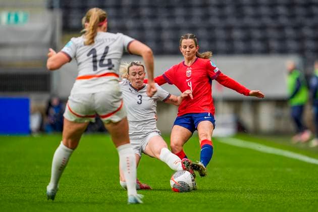 UEFA Womens Nations League 2025 Norway Iceland Trondheim 20250530 Icelands Sandra Maria Jessen and Norways Tuva Hansen battle for the ball during the Nations League football match between Norway and Iceland at Lerkendal Stadium Photo Ole Martin Wold NTB Trondheim Norway EDITORIAL USE ONLY RESTRICTED USE FOR BETTING COMPANIES  Copyright: xOlexMartinxWoldx xNTBx