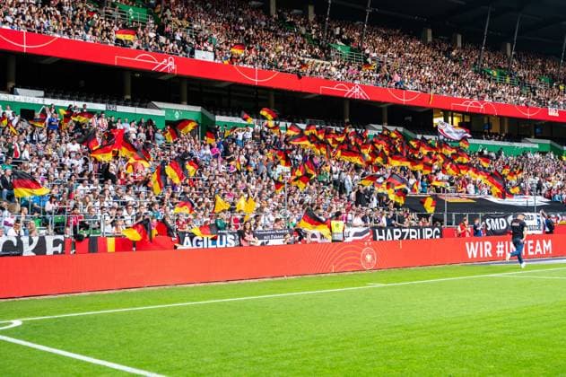 30 05 2025 Womens soccer, UEFA Womens Nations League, Germany Netherlands at the Weser Stadium in Bremen The German fans wave their flags Copyright: xThomasxHaeslerx