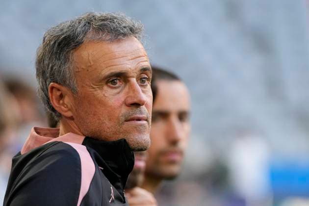 Paris Saint-Germain Training Session And press conference, PK, Pressekonferenz - UEFA Champions League Final 2025 Luis Enrique head coach of PSG during the warm-up ahead of the UEFA Champions League Final 2025 between Paris Saint-Germain and FC Internazionale Milano at Allianz Arena on May 30, 2025 in Munich, Germany. Munich Germany  Copyright: xJosexBretonx originalFilename:bretonhernandez-parissai250530_npmo8.jpg