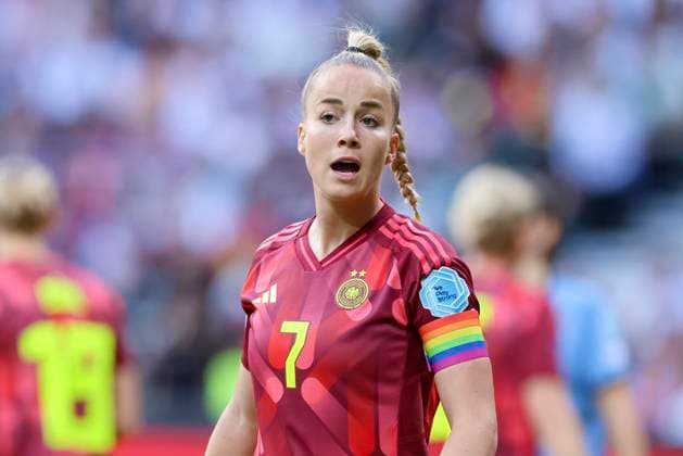 Giulia Gwinn Germany looks on, UEFA Women s Nations League 2024 25 Grp A1 MD5, Germany and Netherlands, Weserstadion on May 30, 2025 in Bremen, Germany Photo by Marco Steinbrenner DeFodi Images Giulia Gwinn Germany looks on, UEFA Women s Nations League 2024 25 Grp A1 MD5, Germany and Netherlands, Weserstadion, May 30, 2025 in Bremen, Germany Photo by Marco Steinbrenner DeFodi Images