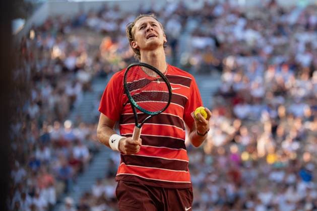 Sport Bilder des Tages 2025-05-30 French Open Roland Garros PARIS, FRANCE - MAY 30: Sebastian Korda of The USA during the French Open at Roland Garros on May 30, 2025 in Paris, France. Paris Roland Garros France Content not available for redistribution in The Netherlands directly or indirectly through any third parties. Copyright: xMarleenxFouchierx
