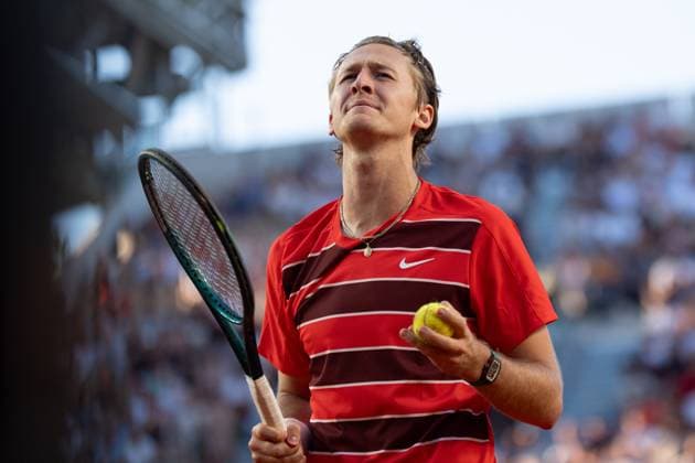 2025-05-30 French Open Roland Garros PARIS, FRANCE - MAY 30: Sebastian Korda of The USA during the French Open at Roland Garros on May 30, 2025 in Paris, France. Paris Roland Garros France Content not available for redistribution in The Netherlands directly or indirectly through any third parties. Copyright: xMarleenxFouchierx