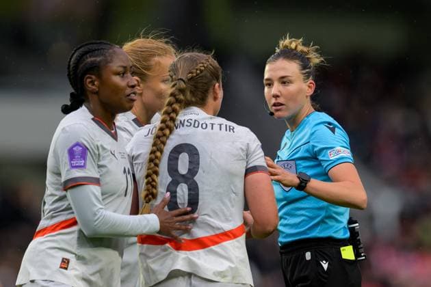 250530 Referee Olatz Rivera Olmedo during the UEFA Women™s Nations League football match between Norway and Iceland on May 30, 2025 in Trondheim Photo Vegard Grott BILDBYRAN kod VG VG0755 bbeng fotboll football soccer fotball nations league landskamp norge norway dam iceland island uefa womens nations league  Copyright: VEGARDxGRoTT BB250530VG089
