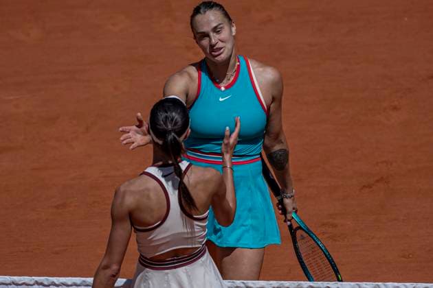 2025 French Open - Day Six Aryna Sabalenka and Olga Danilovic stand together after the match at the Roland Garros Grand Slam Tournament in Paris, France, on May 30, 2025. Paris France  Copyright: xRobertxSzaniszlox originalFilename:szaniszlo-notitle250530_npRlx.jpg