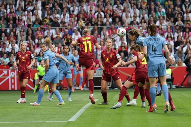 GER, xFSx , Bremen , Womens Nations League , at Bremen Weserstadion 30 05 2025 , v l Damaris Egurrola Netherlands ,21 heads the ball towards goal Copyright: HMBxMedia FernandoxSoares