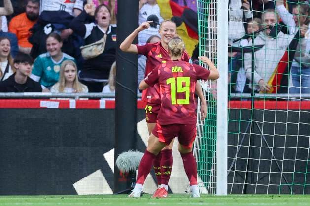 Lea Schueller Germany celebrates after scoring her teams second goal with Klara Buehl Germany , UEFA Women s Nations League 2024 25 Grp A1 MD5, Germany and Netherlands, Weserstadion on 30 May 2025 in Bremen, Germany Photo by Marco Steinbrenner DeFodi Images Lea Schueller Germany celebrates after scoring her teams second goal with Klara Buehl Germany , UEFA Women s Nations League 2024 25 Grp A1 MD5, Germany and Netherlands, Weserstadion, May 30, 2025 in Bremen, Germany Photo by Marco Steinbrenner DeFodi Images