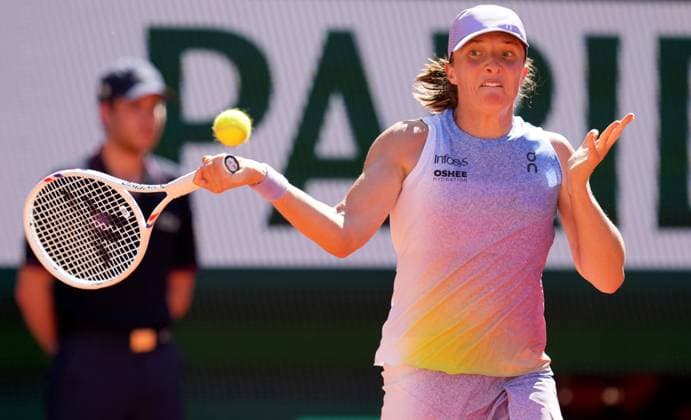 TENNIS - French Open 2025 PARIS,FRANCE,30.MAY.25 - TENNIS - WTA, Tennis Damen Tour, French Open, Roland Garros, Grand Slam. Image shows Iga Swiatek (POL).  GEPAxpictures xMichaelxRiedler