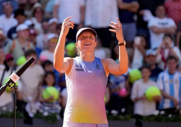 TENNIS - French Open 2025 PARIS,FRANCE,30.MAY.25 - TENNIS - WTA, Tennis Damen Tour, French Open, Roland Garros, Grand Slam. Image shows Iga Swiatek (POL).  GEPAxpictures xMichaelxRiedler
