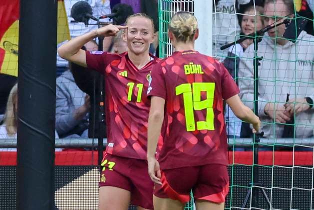 Lea Schueller Germany celebrates after scoring her teams second goal with Klara Buehl Germany , UEFA Women s Nations League 2024 25 Grp A1 MD5, Germany and Netherlands, Weserstadion on 30 May 2025 in Bremen, Germany Photo by Marco Steinbrenner DeFodi Images Lea Schueller Germany celebrates after scoring her teams second goal with Klara Buehl Germany , UEFA Women s Nations League 2024 25 Grp A1 MD5, Germany and Netherlands, Weserstadion, May 30, 2025 in Bremen, Germany Photo by Marco Steinbrenner DeFodi Images