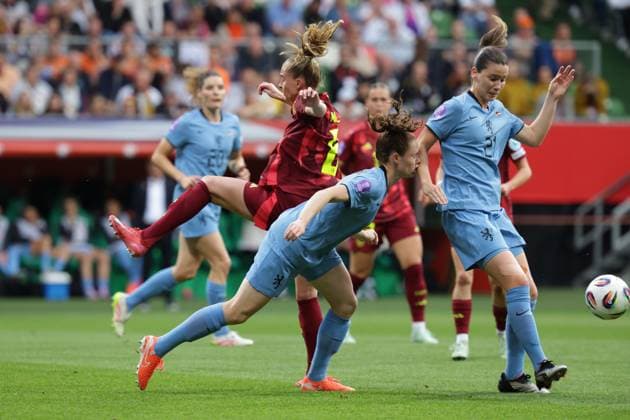 GER, xFSx , Bremen , Womens Nations League , at Bremen Weserstadion 30 05 2025 , f l Janina Minge Germany ,6 , Veerle Buurman Netherlands ,4 ,Damaris Egurrola Netherlands ,21 Copyright: HMBxMedia FernandoxSoares