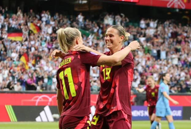 30 05 2025, xgrfx, Football UEFA Women s Nations League, Germany Netherlands v l Goal, Lea Schüller German Women s National Team DFL DFB REGULATIONS PROHIBIT ANY USE OF PHOTOGRAPHS as IMAGE SEQUENCES and or QUASI VIDEO Bremen