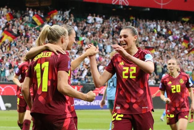 30 05 2025, xgrfx, Football UEFA Women s Nations League, Germany Netherlands v l Goal, Lea Schüller German Women s National Team DFL DFB REGULATIONS PROHIBIT ANY USE OF PHOTOGRAPHS as IMAGE SEQUENCES and or QUASI VIDEO Bremen