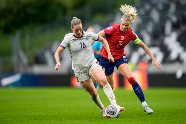 UEFA Womens Nations League 2025 Norway Iceland Trondheim 20250530 Icelands Hildur Antonsdottir and Norways Ada Stolsmo Hegerberg during the Womens Nations League match between Norway and Iceland at Lerkendal Stadium Photo Ole Martin Wold NTB Trondheim Norway EDITORIAL USE ONLY RESTRICTED USE FOR BETTING COMPANIES  Copyright: xOlexMartinxWoldx xNTBx