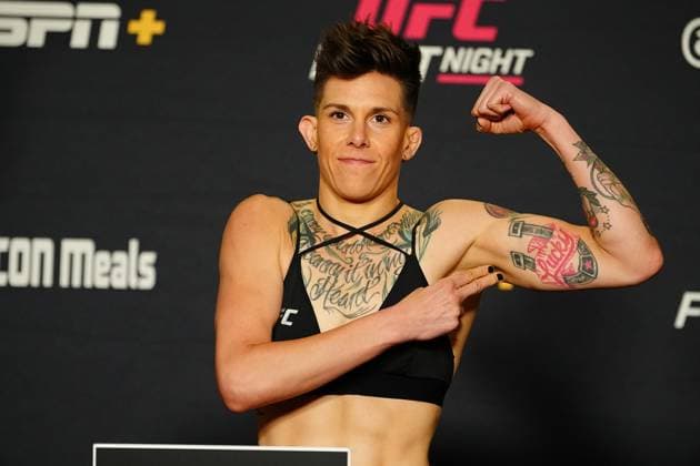 Sport Themen der Woche KW22 Sport Bilder des Tages May 30, 2025, Las Vegas, Nevada, Las Vegas, Nv, United States: LAS VEGAS, NV - MAY 30:Macy Chiasson steps on the scale for the official weigh-ins at UFC Fight Night - Blanchfield vs Barber at NYNY Hotel and Casino on May 30, 2025 in Las Vegas, Nevada ( PxImages) Las Vegas, Nevada United States - ZUMAp175 20250530_zsa_p175_039 Copyright: xLouisxGrassex