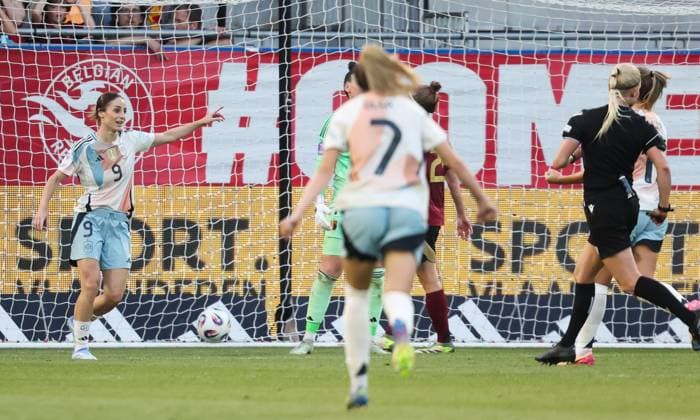 Spain s Esther Gonzalez celebrates after scoring during a soccer game between the national teams of Belgium (Red Flames) and Spain, on the fifth matchday in group A3 of the 2024-25 Women s Nations League competition, on Friday 30 May 2025 in Heverlee, Leuven. VIRGINIExLEFOUR  x125711800x