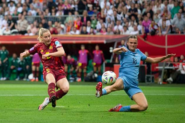 GER, Bremen, Soccer, Womens soccer, UEFA Womens Nations League, Matchday 5, Germany vs. Netherlands in picture v l Sarai Linder GER 02 , Goal shot to three nil 30 05 2025, Weserstadion Bremen UEFA REGULATIONS PROHIBIT ANY USE OF PHOTOGRAPHS AS IMAGE SEQUENCES AND OR QUASI VIDEO, Copyright: HMBxMedia PaulxFritz