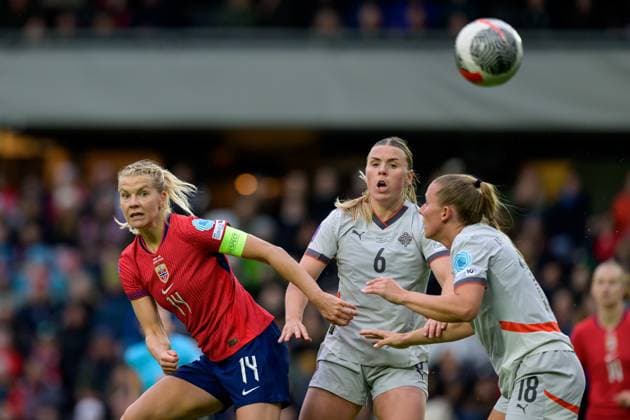 250530 Ada Hegerberg of Norway and Ingibjörg Sigurdardottir of Iceland during the UEFA Women™s Nations League football match between Norway and Iceland on May 30, 2025 in Trondheim Photo Vegard Grott BILDBYRAN kod VG VG0755 bbeng fotboll football soccer fotball nations league landskamp norge norway dam iceland island uefa womens nations league  Copyright: VEGARDxGRoTT BB250530VG095