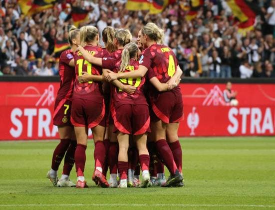 30 05 2025, xgrfx, Football UEFA Women s Nations League, Germany Netherlands v l Goal, Sarai Linder Deutsche Frauennationalmannschaft DFL DFB REGULATIONS PROHIBIT ANY USE OF PHOTOGRAPHS as IMAGE SEQUENCES and or QUASI VIDEO Bremen