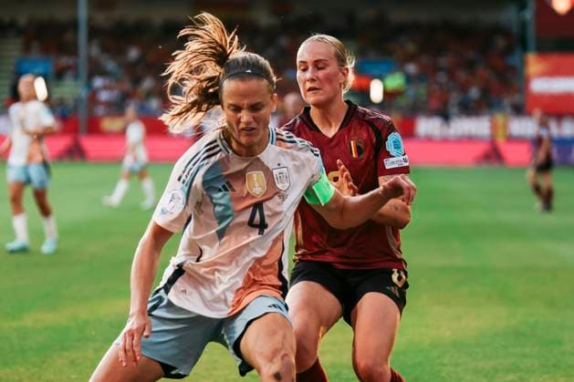 Womens Nations League Belgium Spain Lions, The King Power At Den Dreef Stadium on 30 05 2025 Irene Paredes Spain, 4 in duel with Feli Delacauw Belgium, 8 Womens Nations League Belgium Spain Lions, The King Power At Den Dreef Stadium on 30 05 2025 Copyright: xBEAUTIFULxSPORTS Freisenx