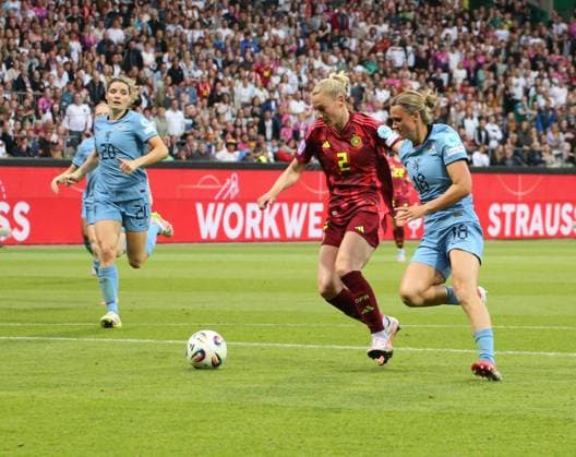30 05 2025, xgrfx, Football UEFA Women s Nations League, Germany Netherlands v l Goal, Sarai Linder Deutsche Frauennationalmannschaft DFL DFB REGULATIONS PROHIBIT ANY USE OF PHOTOGRAPHS as IMAGE SEQUENCES and or QUASI VIDEO Bremen