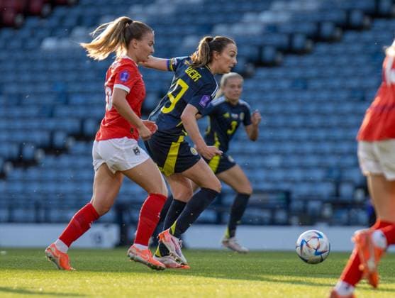 Hampden Park, Glasgow, 30th May 2025: Caroline Weir (9 Captain - Scotland and Real Madrid) threads a through ball behind the defence during the match between Scotland and Austria in the UEFA Women?s Nations League at Hampden Park, Glasgow, Scotland on Friday 30th May 2025. (Claire Jeffrey SPP) Copyright: xClairexJeffreyx xSPPx spp-en-ClJeSp-CJ-SPP-F-W-SCOTLANDvAUSTRIA-010